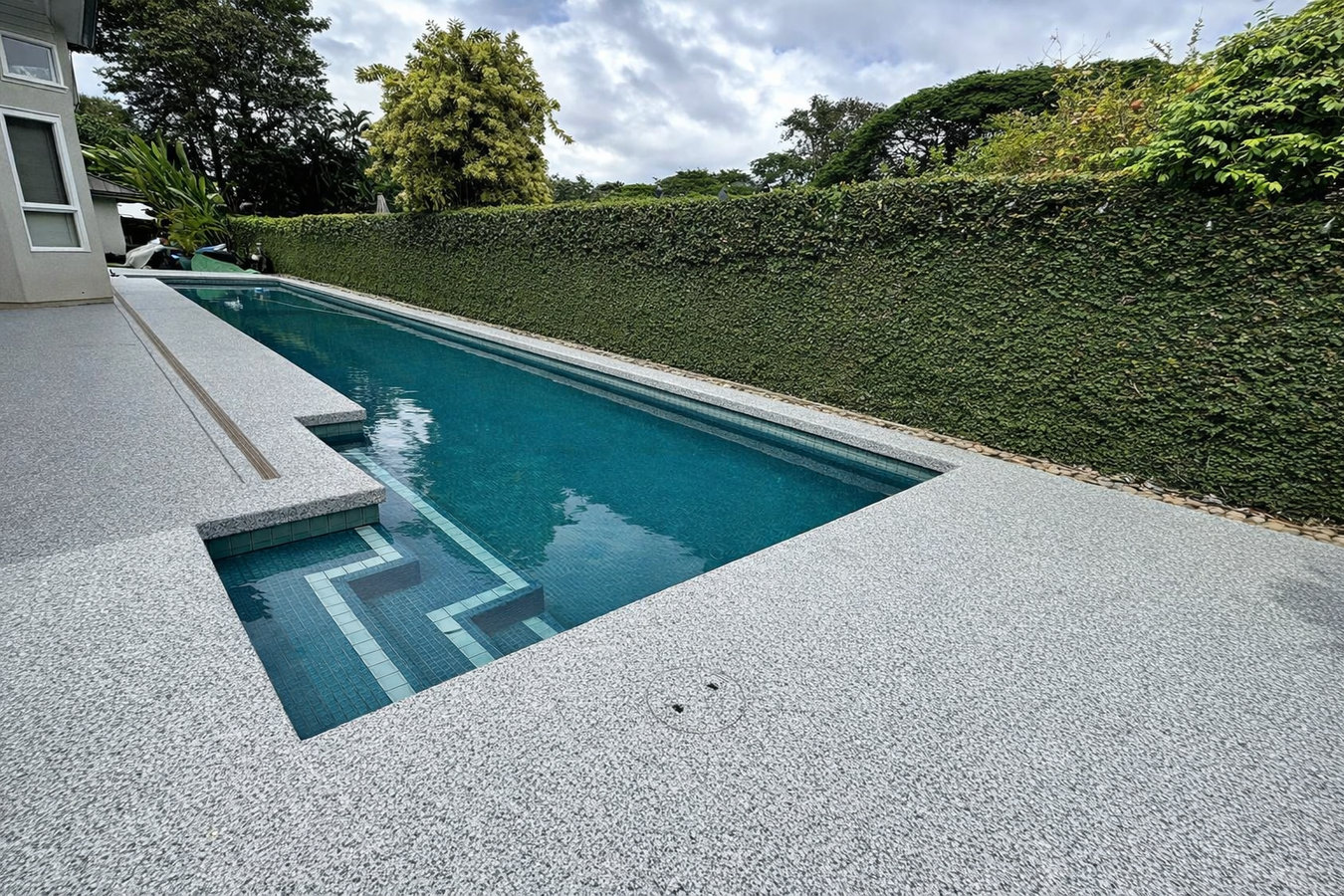 Concrete pool decks in Newark, CA